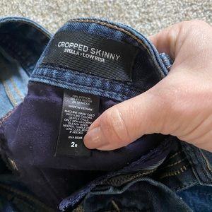 Express cropped skinny low rise jeans.